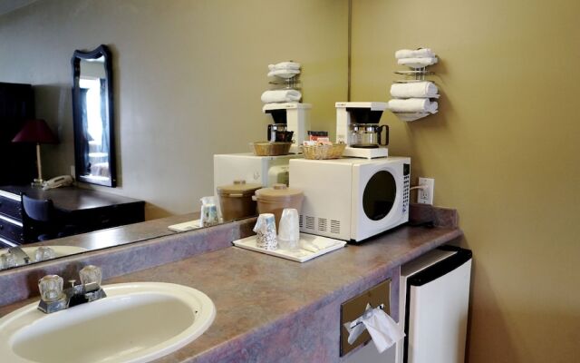 The Ritz Cafe and Motor Inn