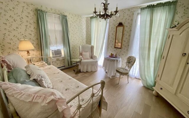 Walden on the Pond Hotel