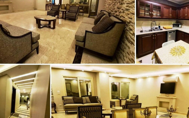Spacious Executive Luxury Apartment With Balcony