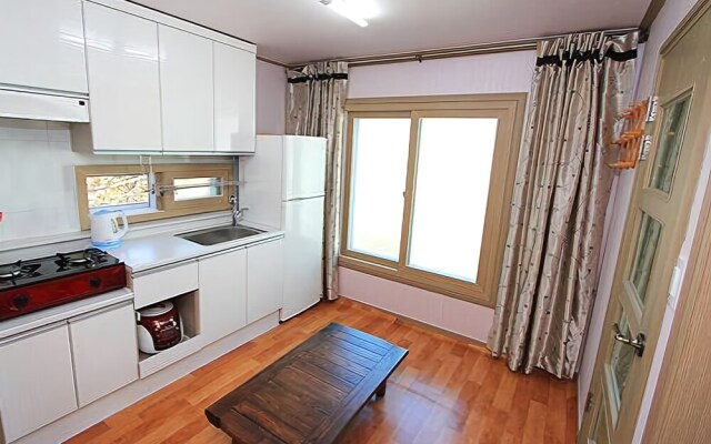 Tongyeong Yeonji Pension