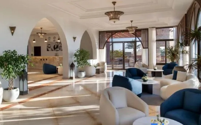 Royal Lazure Resort