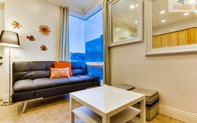 200-Surf Stars Penthouse