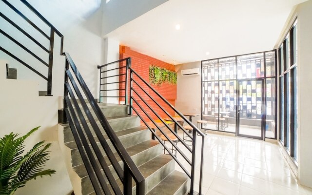 OYO 90874 Millenium Inn 2