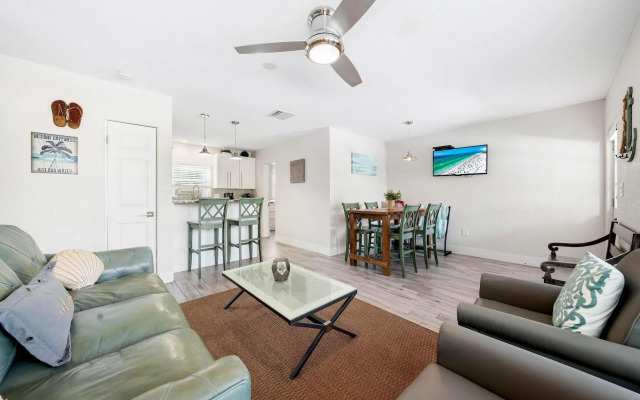 Sun and Sea by Beachside Management