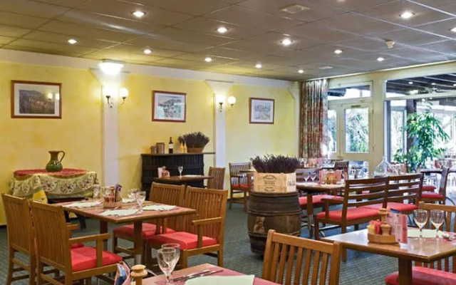 Ibis Orange Centre Échangeur A7 A9