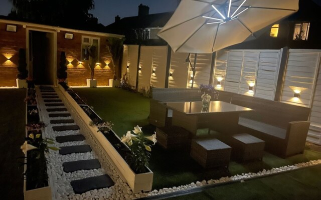 North Avenue Guest House Ltd, Heathrow Airport-Free Parking