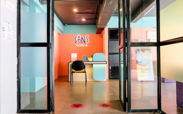 Sans Hotel Roxy Jakarta