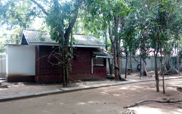 Sarathchandra Tourist Guest House