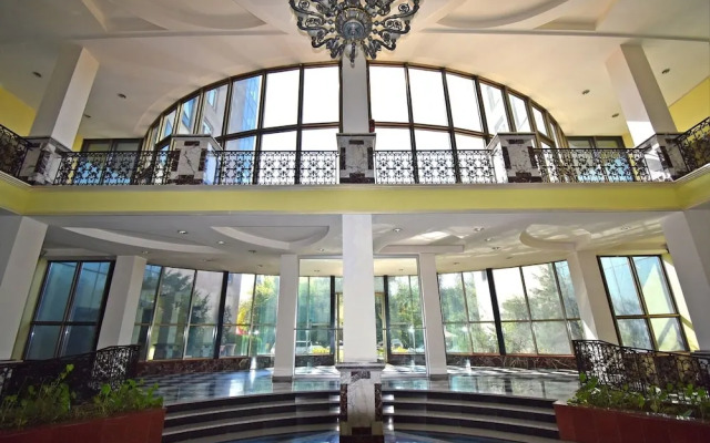 Spacious Apartment by Luxe Group TT606