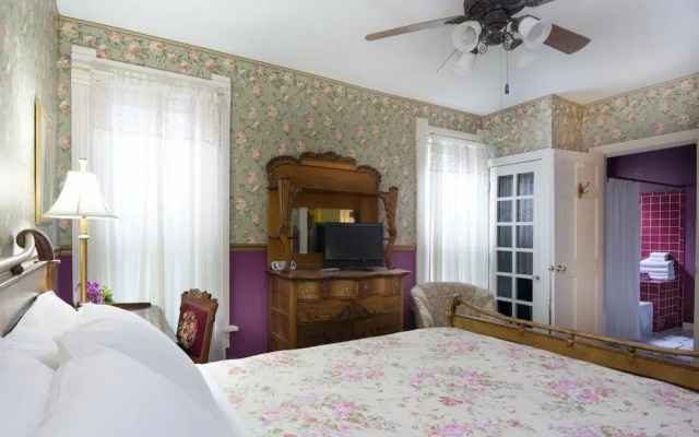 Harrison House Bed & Breakfast