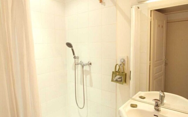 Quiet Apartment of 38m2 Bright with Pretty Terrace