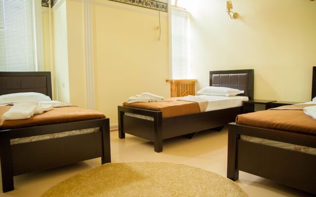 Mini Hotel Platan, Tsandrypsh (updated prices 2025)