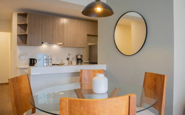 w Modern 2BR w Scenic Balcony Close to Kennedy Park