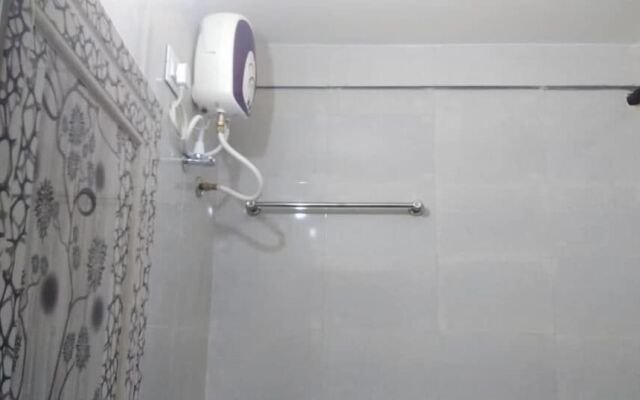 iROOMZ Subhadra Comforts