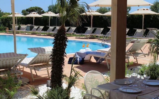 Poseidon Swim & Restaurant Aparthotel