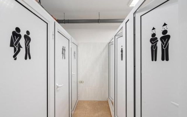 Hostel44