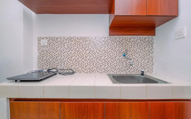 Strategic And Comfy Studio At Dave Apartment