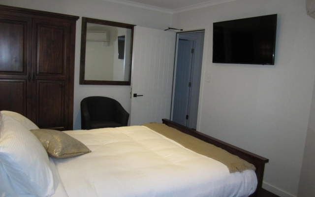 The Stables Dunedin – Guest Rooms – Dunedin