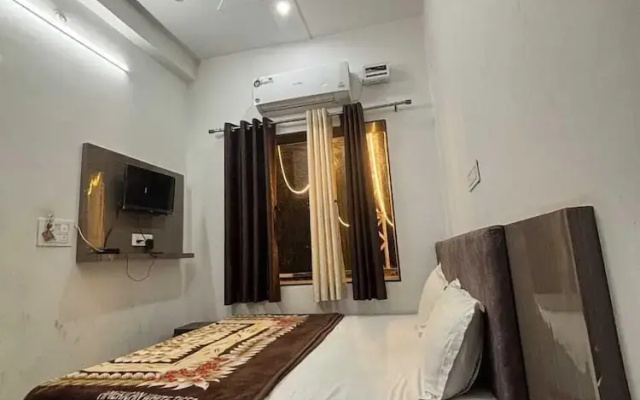 Shukla Hotel