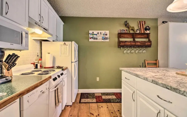 Cozy Condo w/ Magic Mountain Ski-in Access!