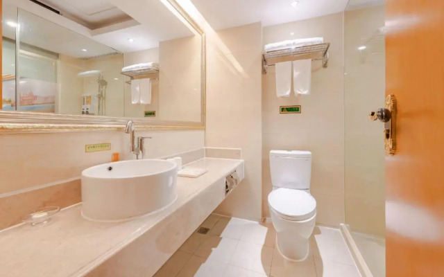 Venus Hotel Gongming Rainbow