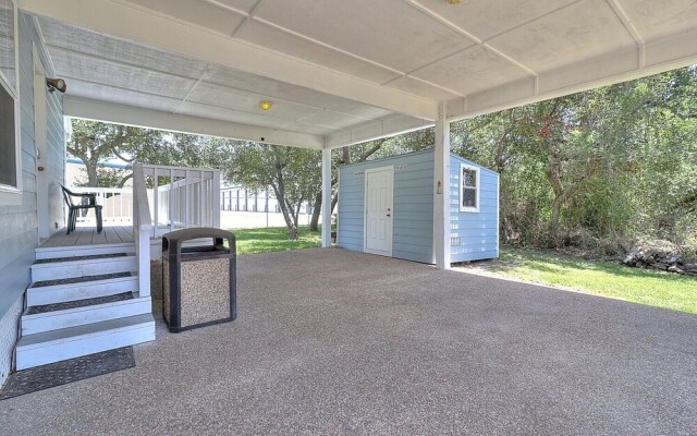 Seashell Memories 2 Bedroom Home by RedAwning