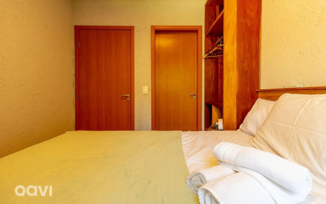 Casa com Piscina Privativa Lambari 06 by Qavi