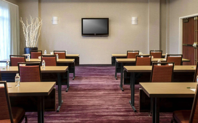 Courtyard by Marriott Newark Elizabeth
