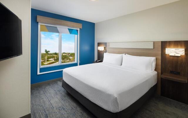 Holiday Inn Express & Suites Port St. Lucie West, an IHG Hotel