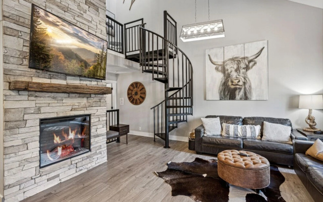 Gatlinburg Condo 2 Bedroom Condo by RedAwning