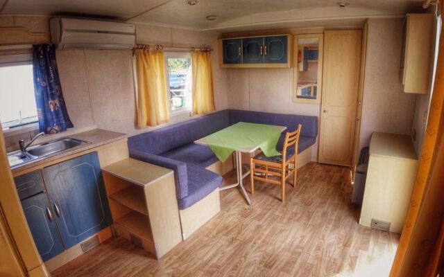 House TrioCamp Karlin Liben