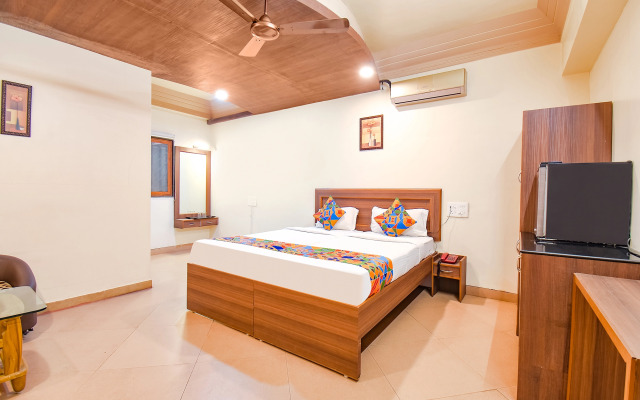 Fabhotel Shreeyash Residency