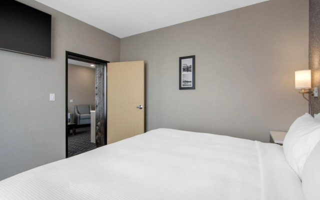 Comfort Inn & Suites