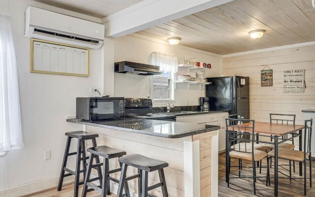 Merry Macaw Rp203b 1 Bedroom Duplex by RedAwning