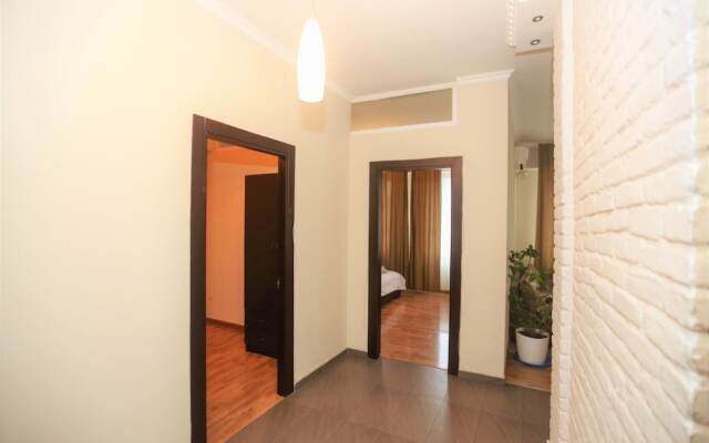 Two BR apt for family travelers