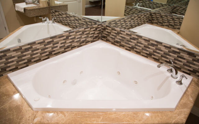 Diamond Bell Inn & Suites