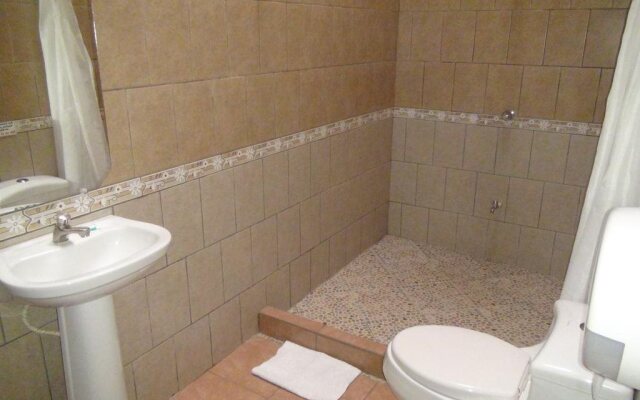 Hotel y Cabinas el Edï¿½n del Este