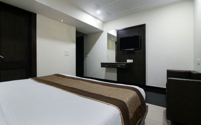 Capital O 9367 Hotel Agra Cantt