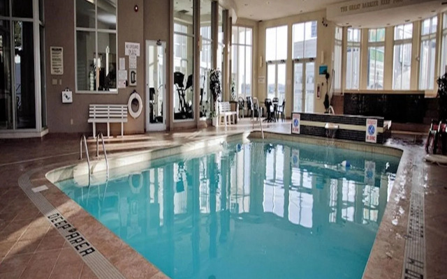 Travelodge by Wyndham Niagara Falls Fallsview