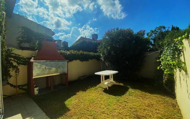 Amplio duplex a 400 metros de la playa