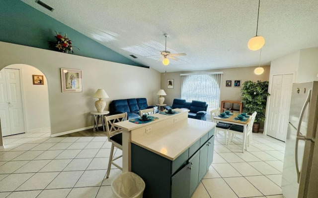 Amazing 3/2 Vacation Home With Private Pool!!