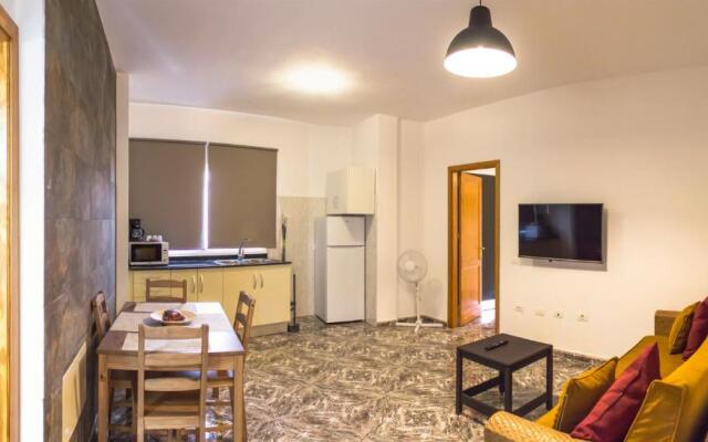 Apartamentos La Aldea Suites