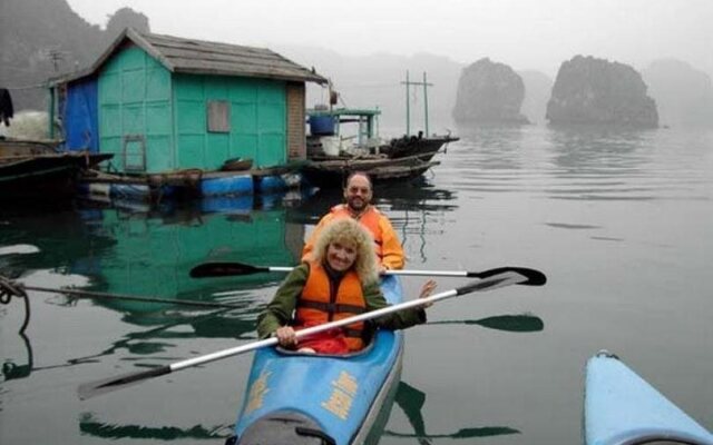 Seawind Charter Cruise Halong