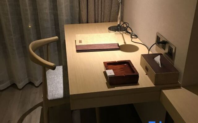 Relais Holiday Hotel Mohan Port