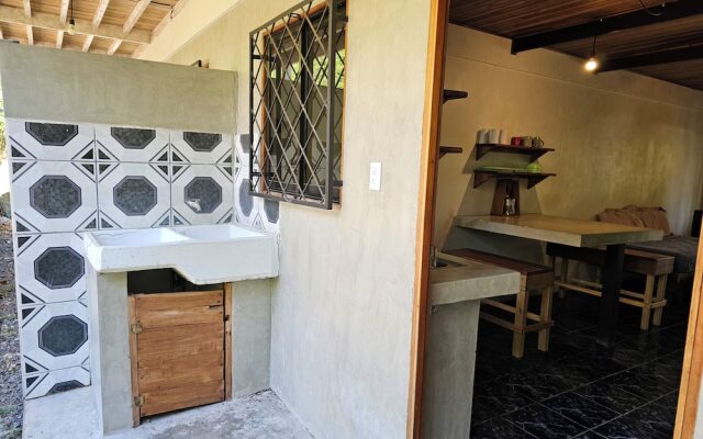 Don Jons Lodge -Surf & Yoga