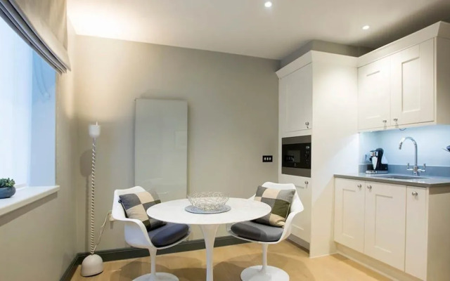 No.8 Waterloo Apartments