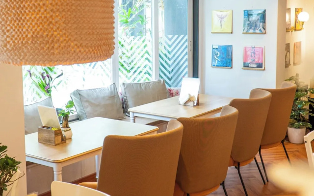 Bloom Boutique - Bandra