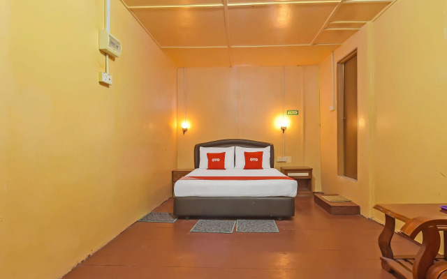 OYO 90675 Holiday View Inn