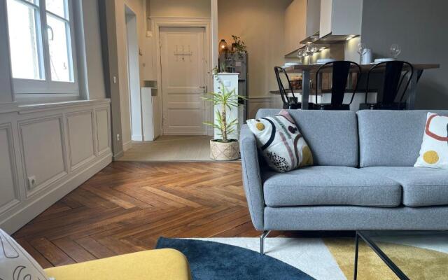 Beaux-Arts • 2 Chambres 2 Sdb • Parking Prive