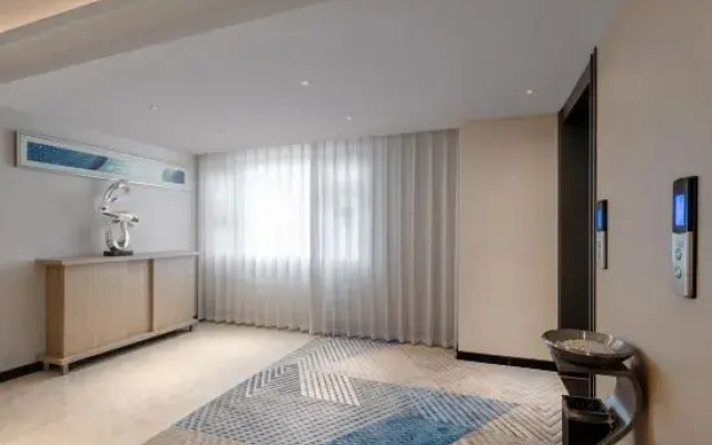 Echarm Hotel (Changsha High-Speed Rail South Station Wujian Sky Street)